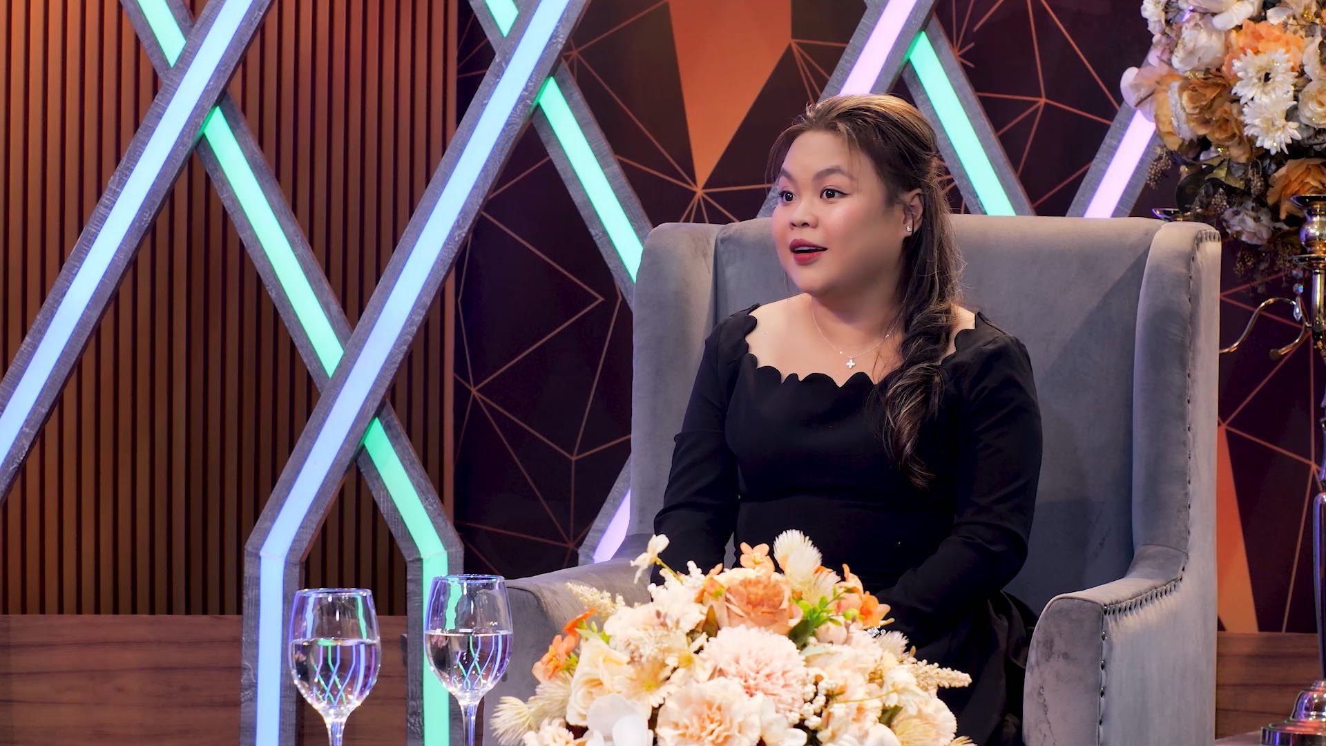 'Chuyện tối cùng sao': Ngọc Hoa chia sẻ về cú rẽ ngang từ Marketing và định mệnh với nghề diễn