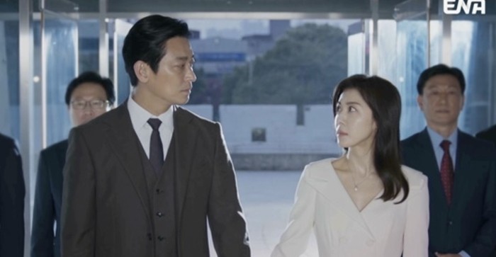 'Climax' giật gân gây sốc cũng không sánh được với 'Nữ luật sư kỳ lạ Woo Young Woo'