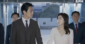 'Climax' giật gân gây sốc cũng không sánh được với 'Nữ luật sư kỳ lạ Woo Young Woo'