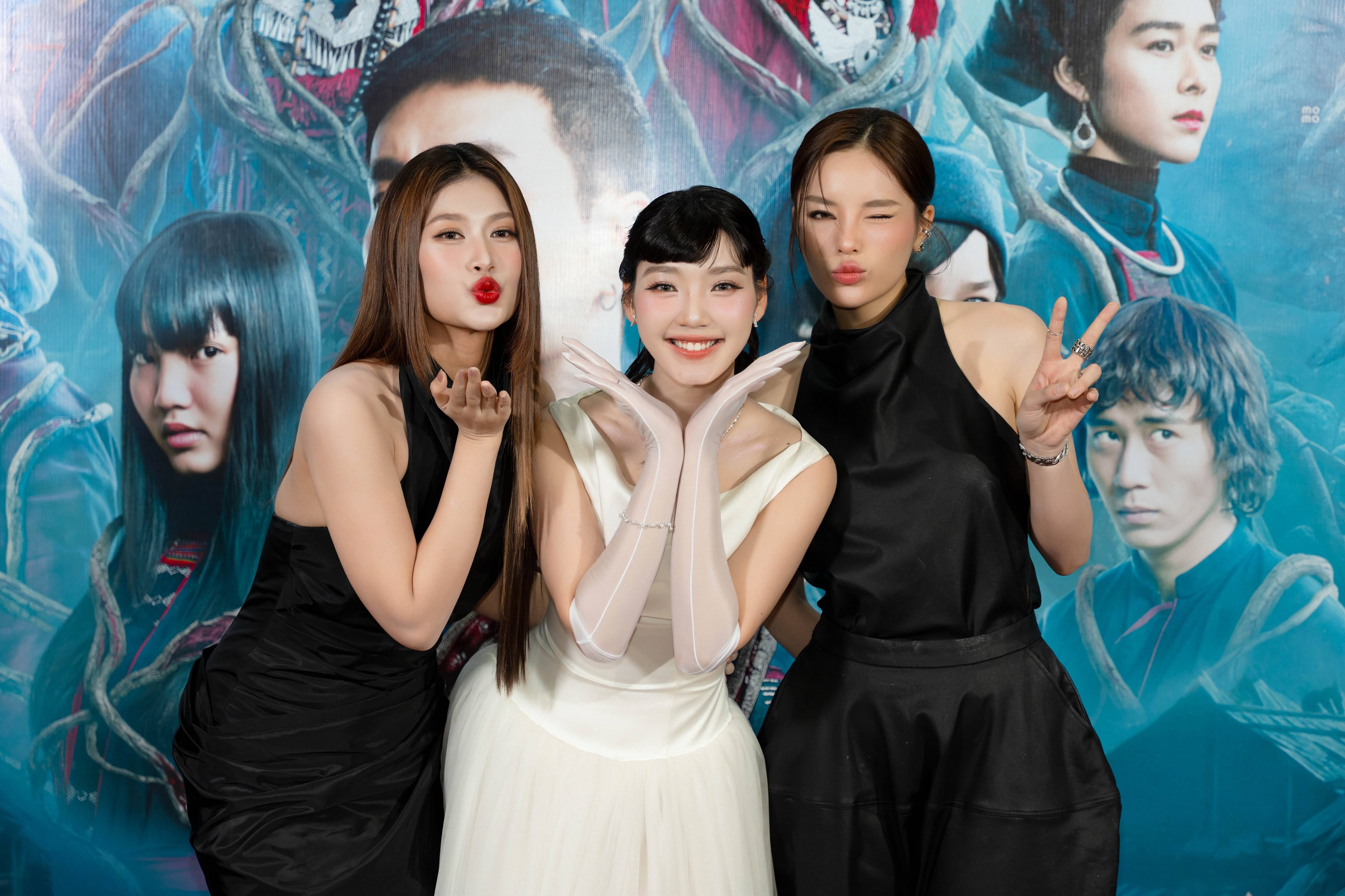 'Phí Phông: Quỷ máu rừng thiêng': Kinh dị chỉ là áo khoác, lắng đọng cảm xúc chính là nỗi sợ bên trong của con người