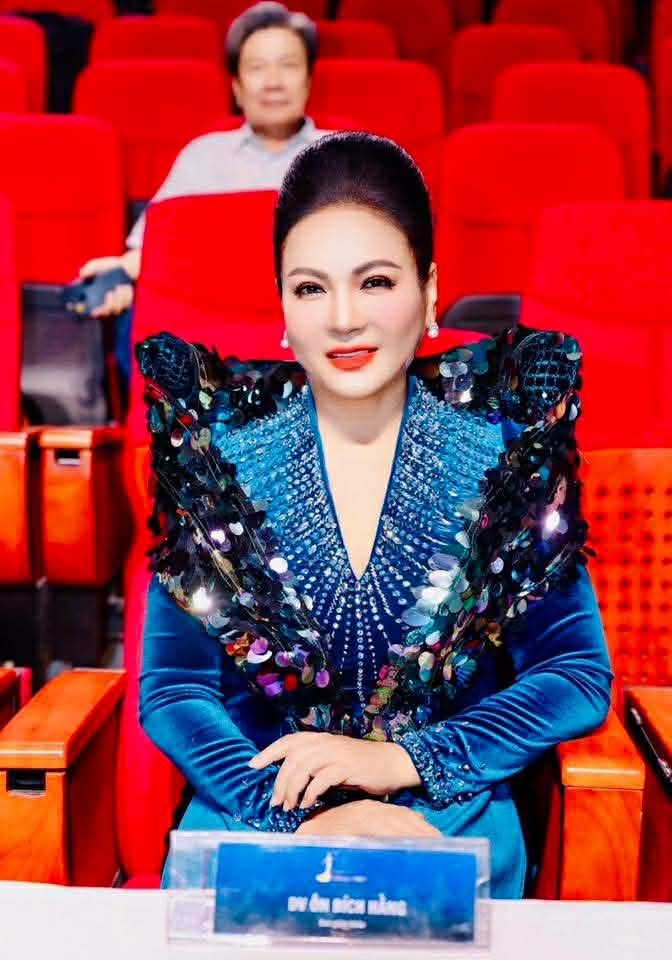 Ôn Bích Hằng: Hành trình hướng đến hình ảnh nghệ sĩ đa năng