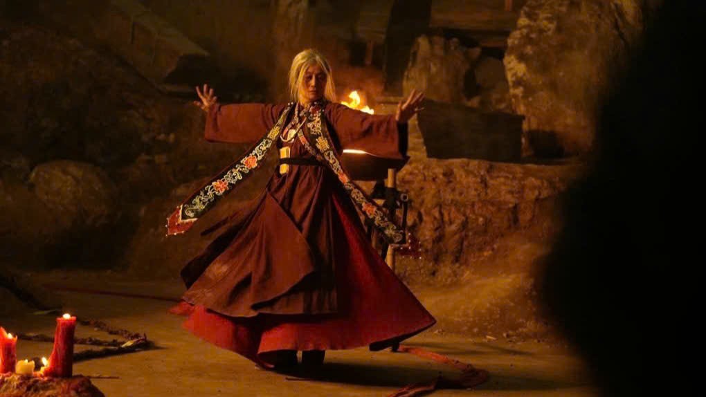 (Review) 'Phí Phông: Quỷ máu rừng thiêng': Kịch bản 'cuốn' nhưng cái kết chưa tới