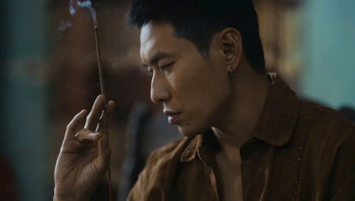 (Review) 'Phí Phông: Quỷ máu rừng thiêng': Kịch bản 'cuốn' nhưng cái kết chưa tới