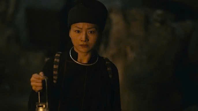 (Review) 'Phí Phông: Quỷ máu rừng thiêng': Kịch bản 'cuốn' nhưng cái kết chưa tới