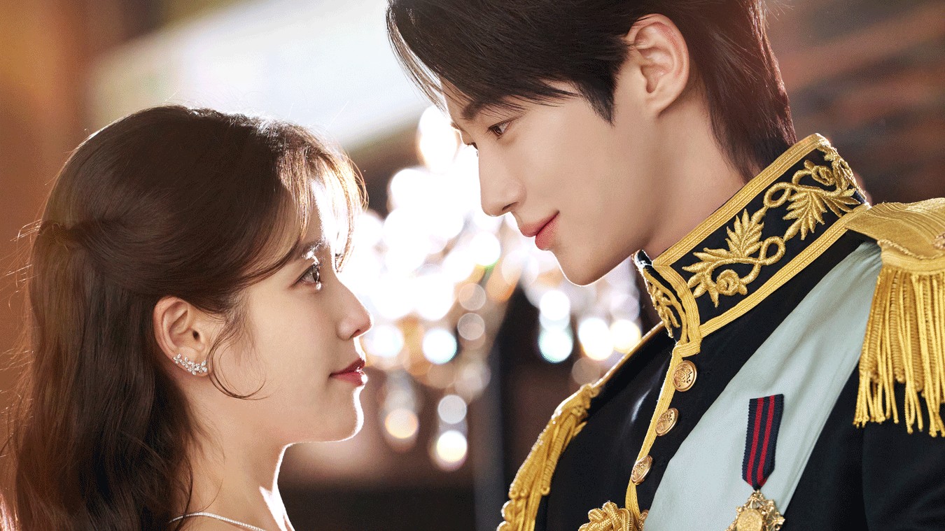 'Perfect Crown' của IU và Byun Woo Seok thống trị toàn cầu