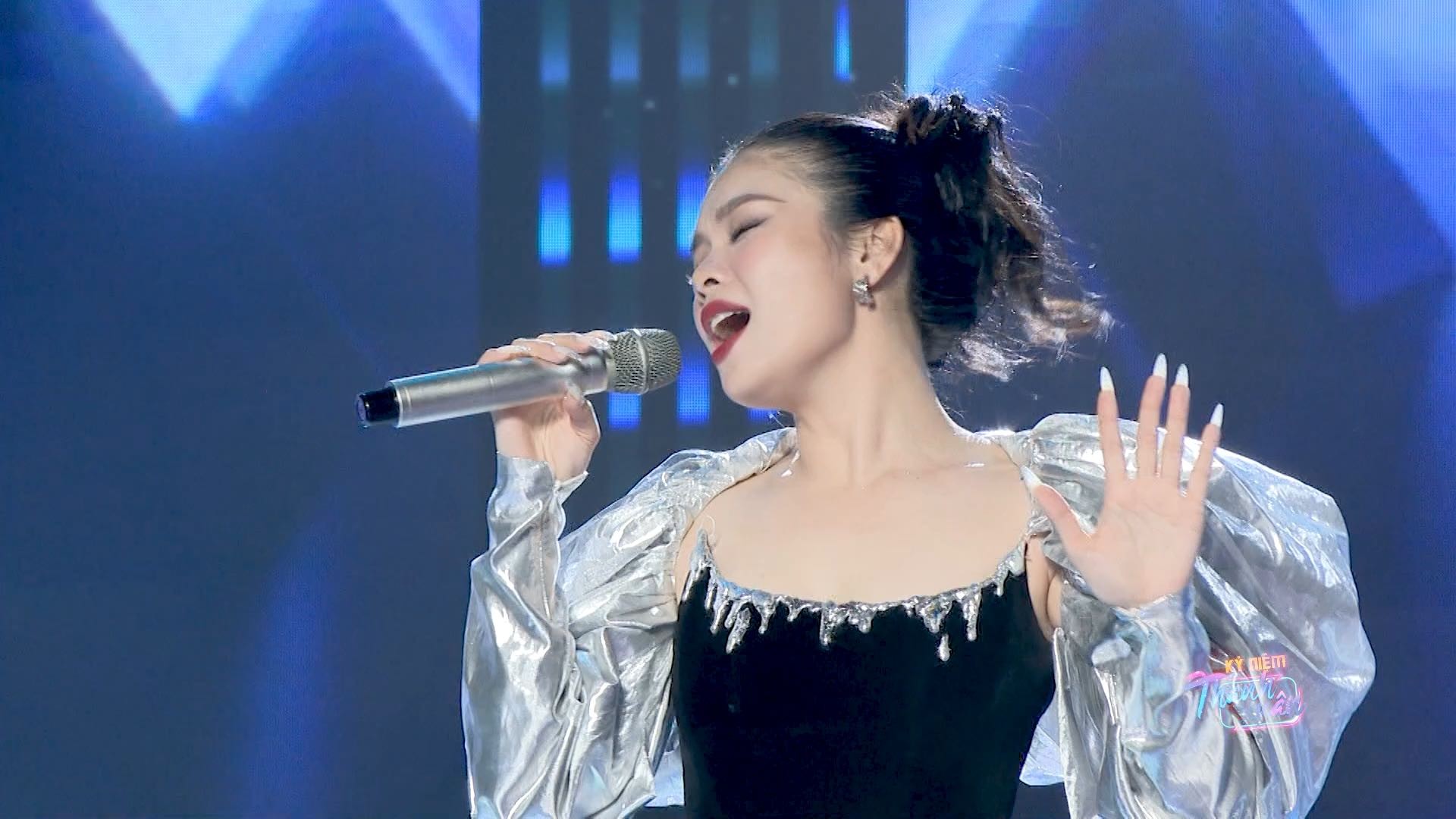 Từ thí sinh bị loại đến Quán quân: Hành trình của sự đam mê và nỗ lực không ngừng của ca sĩ Trân Oanh