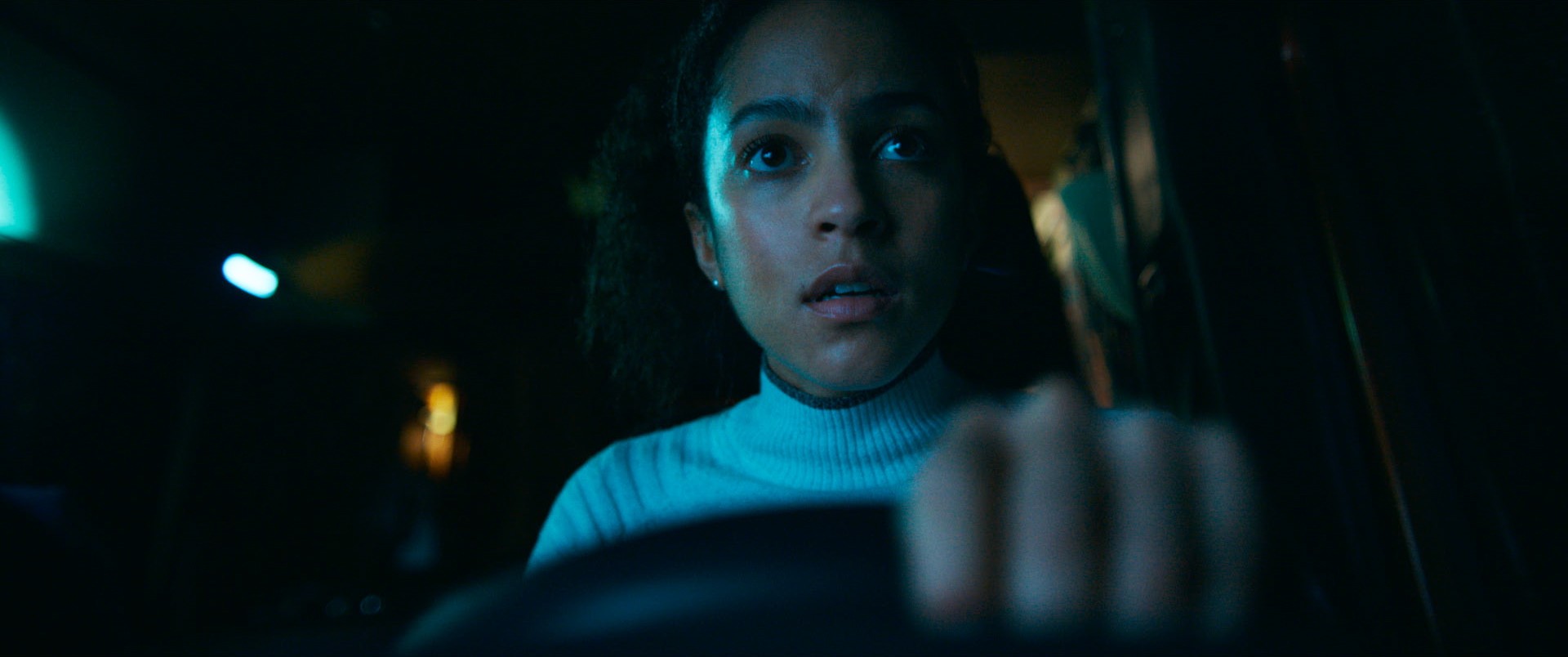 'Passenger - Khách': Khi những chuyến xe đêm trở thành cơn ác mộng không lối thoát