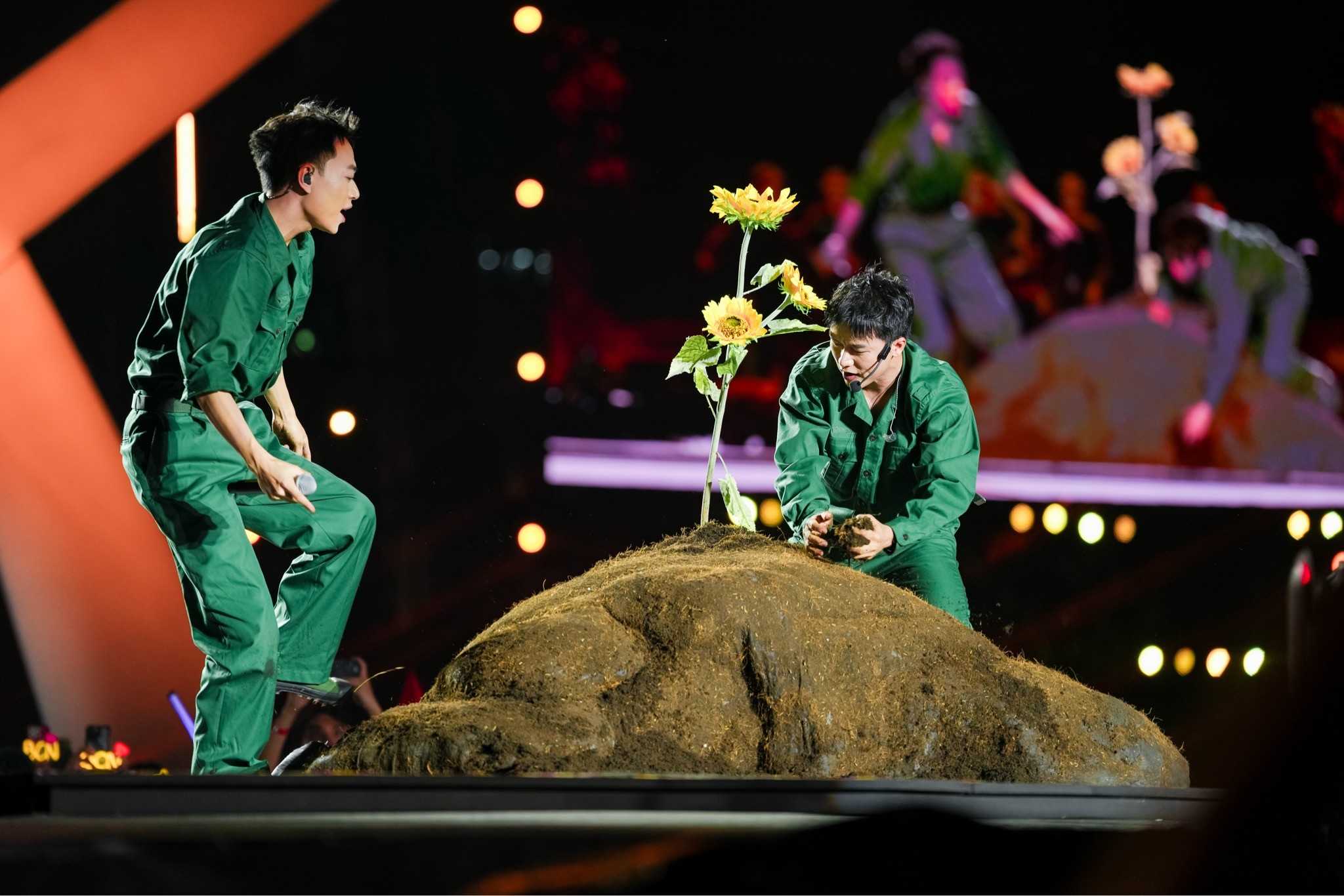 Hà Anh Tuấn, Phương Mỹ Chi tham gia 'Sao nhập ngũ Concert 2026'