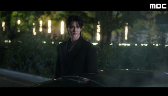 Byun Woo Seok cứu IU khi rating 'Perfect Crown' đạt đỉnh