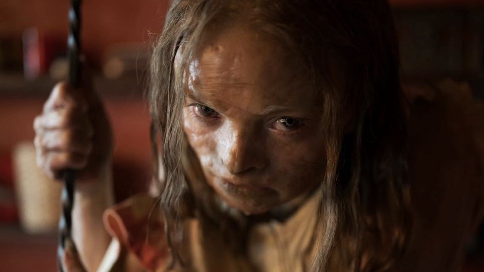 (Review) 'The Mummy'  Kinh dị gây tranh cãi với lớp vỏ 'tởm' và lõi cảm xúc gia đình