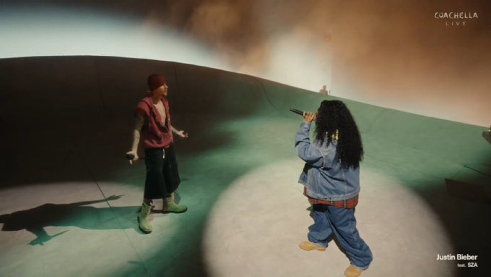 Justin Bieber 'hết lười' tại đêm diễn Coachella tuần 2, gây bão với khoảnh khắc cùng Billie Eilish