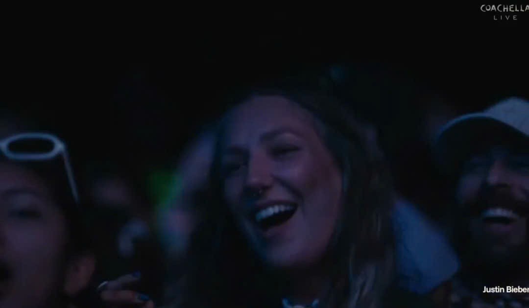 Justin Bieber 'hết lười' tại đêm diễn Coachella tuần 2, gây bão với khoảnh khắc cùng Billie Eilish