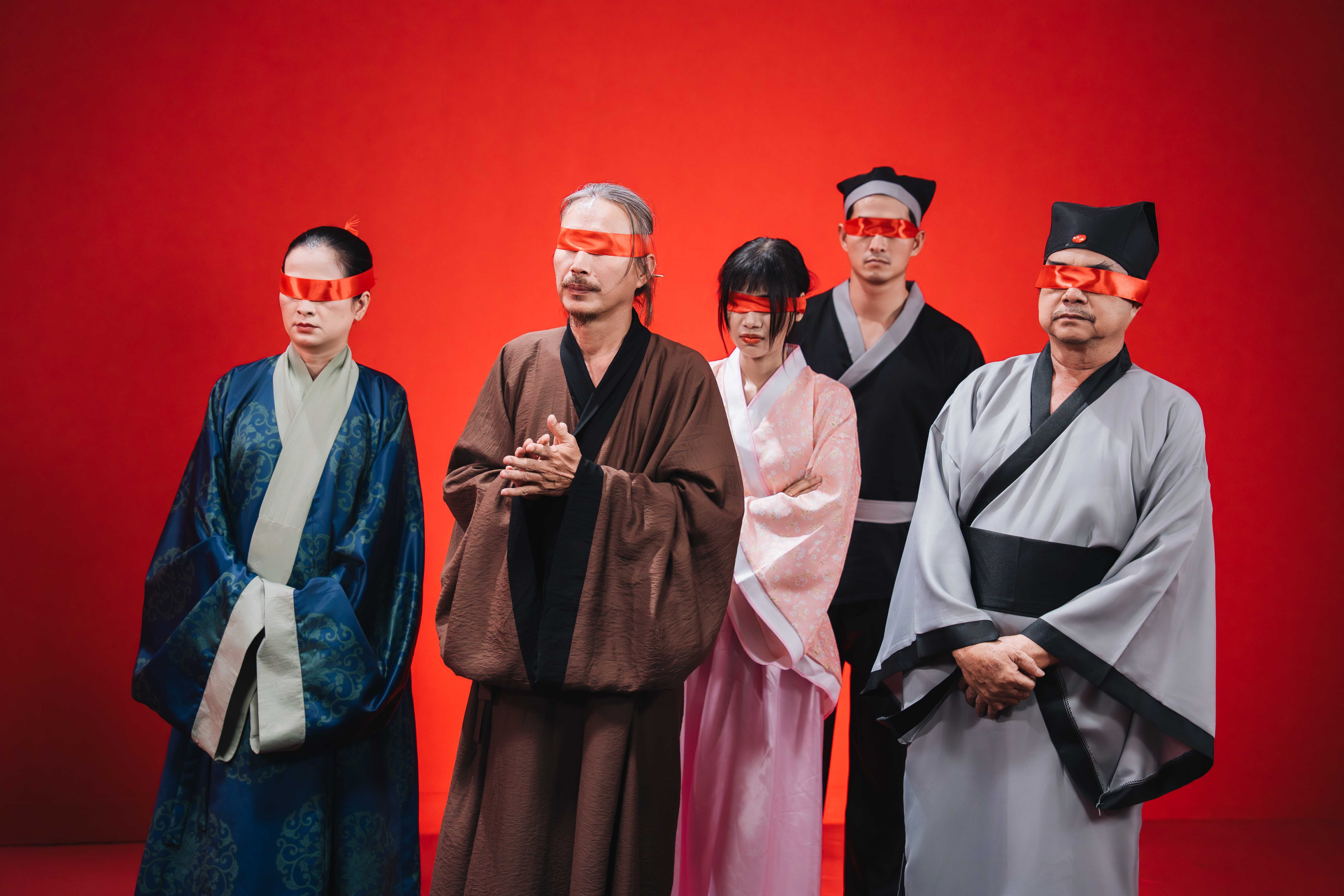 Dược sĩ Tiến gây bất ngờ khi hát OST 'Trùm Sò', mở ra màu sắc mới cho phim Việt