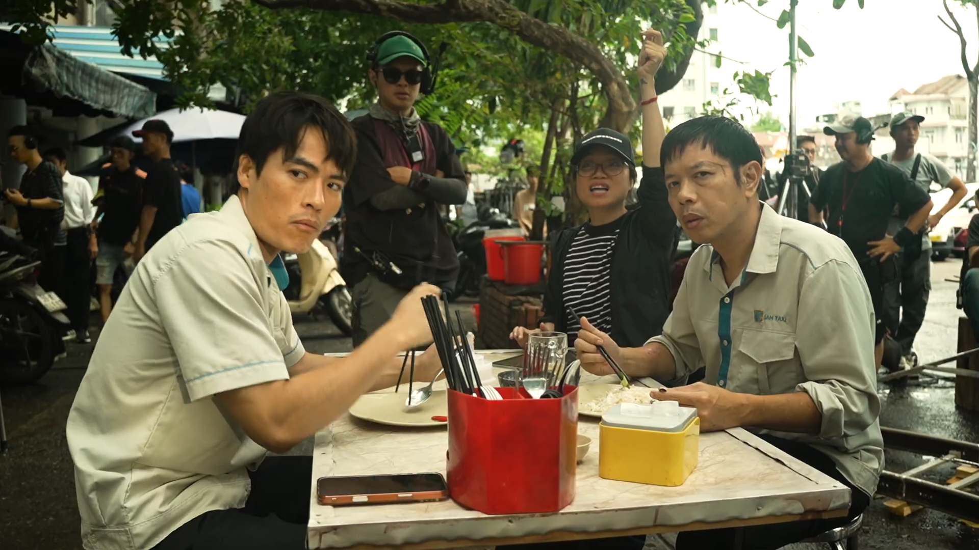 Lộ chiêu trò 'đào lửa' tinh vi của Thái Hòa - Võ Tấn Phát trong phim 'Anh Hùng'