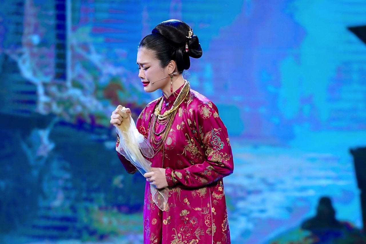 'Chiến thần lên tone' Trân Oanh: Tuyệt đối giữ vững lòng tự trọng nghề nghiệp trong mọi hoàn cảnh