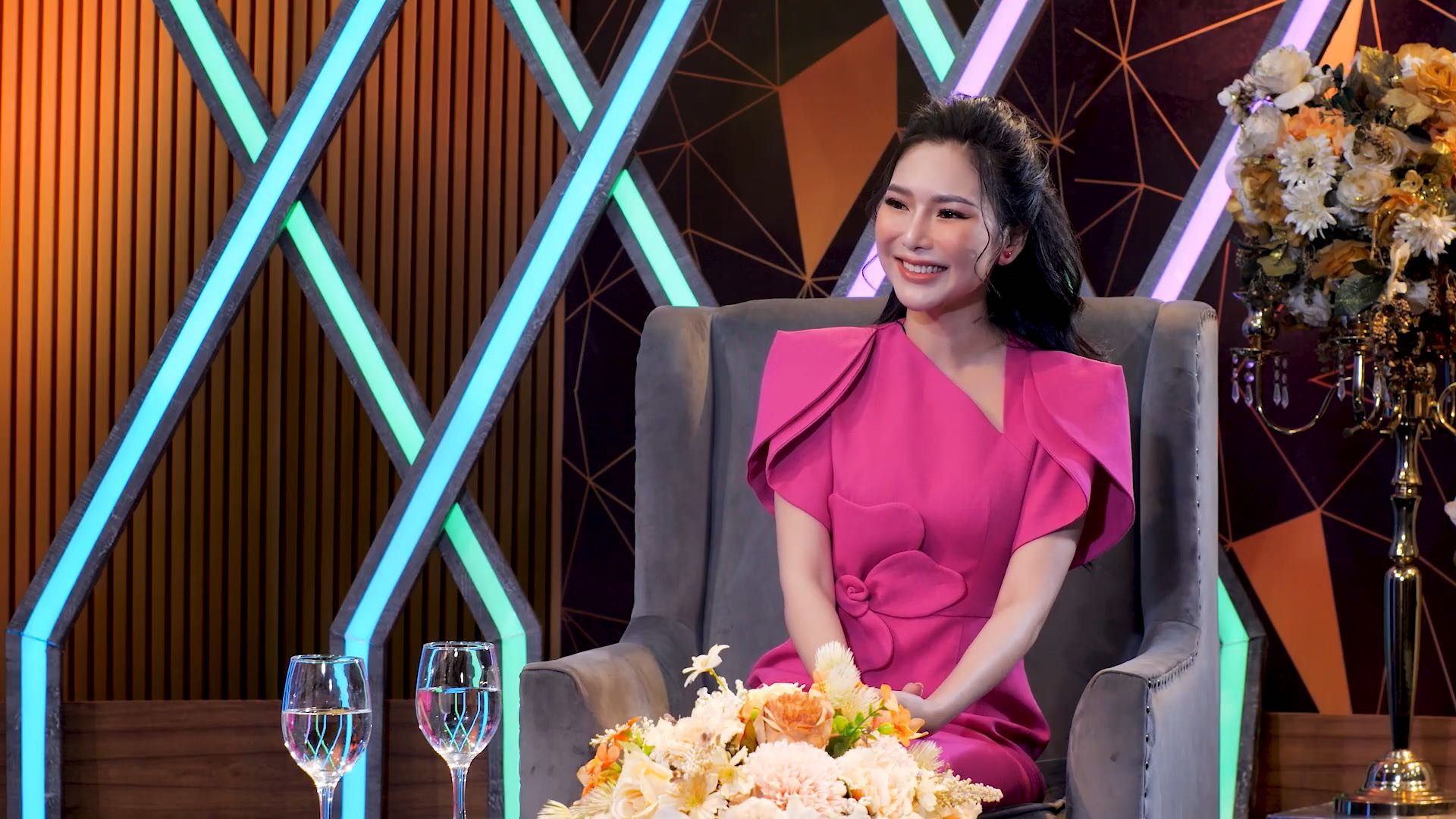 MC - Diễn viên Phương Uyên: Tôi không so sánh mình với ai, chỉ nhìn lại chính mình của ngày hôm qua