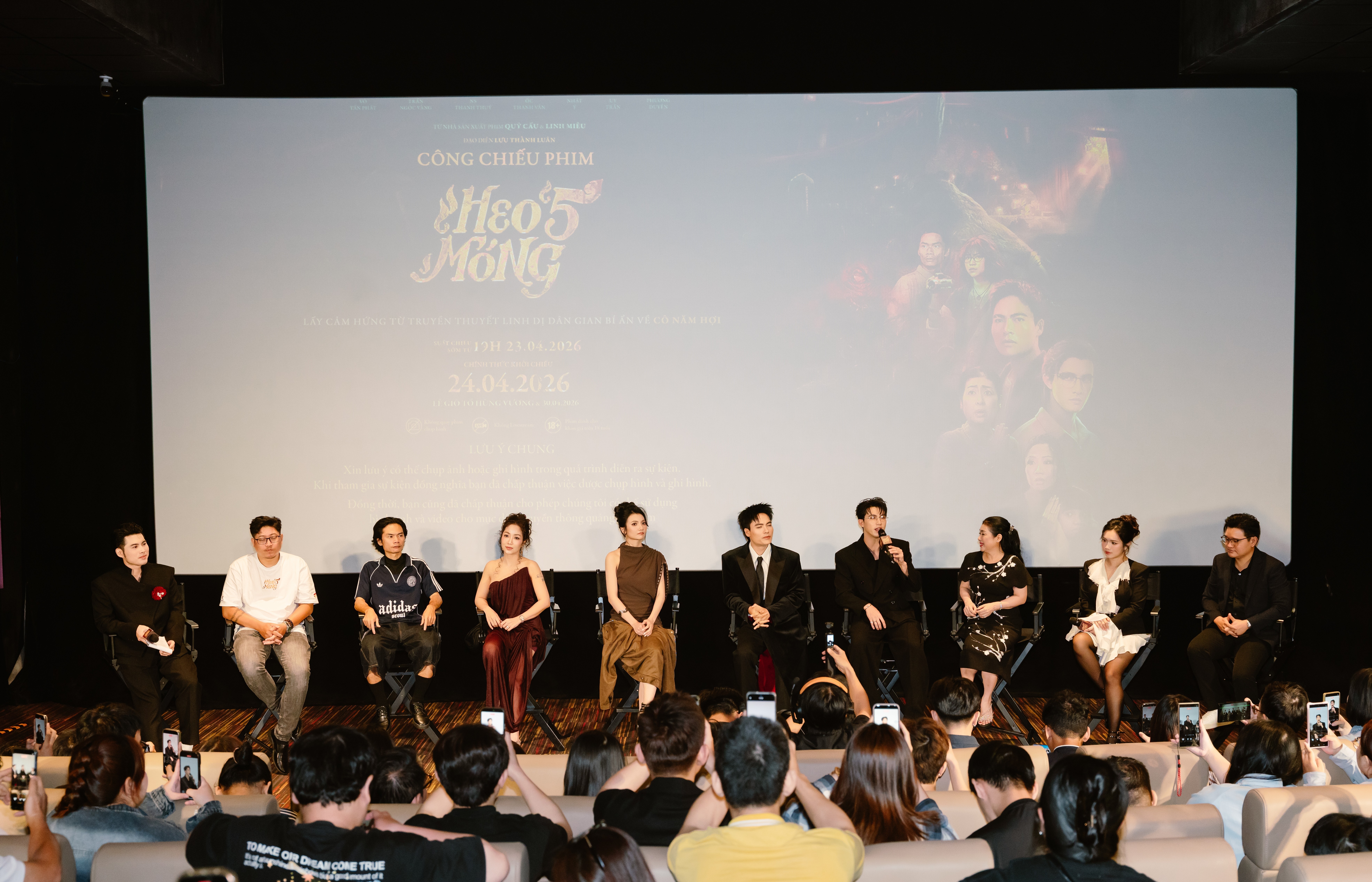 Thảm đỏ 'Heo năm móng': Dàn sao đổ bộ, Võ Tấn Phát và Trần Ngọc Vàng 'đọ' phong thái