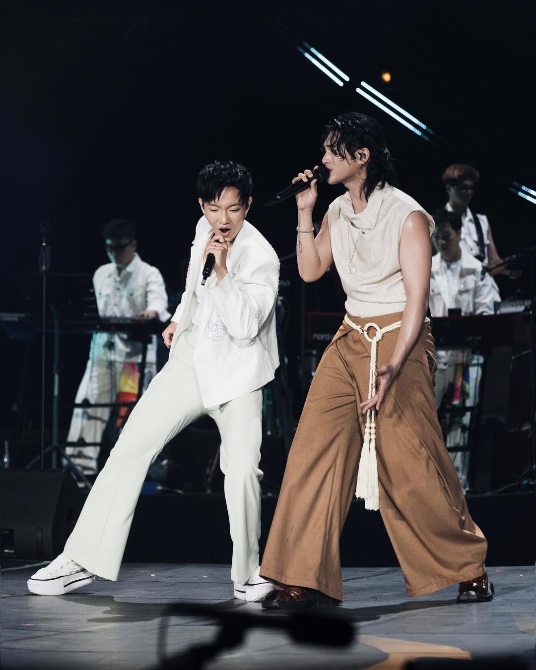 Grey D phát hành live performance 'Mới hôm qua': Cú bắt tay với Hoàng Dũng bùng nổ cảm xúc người nghe