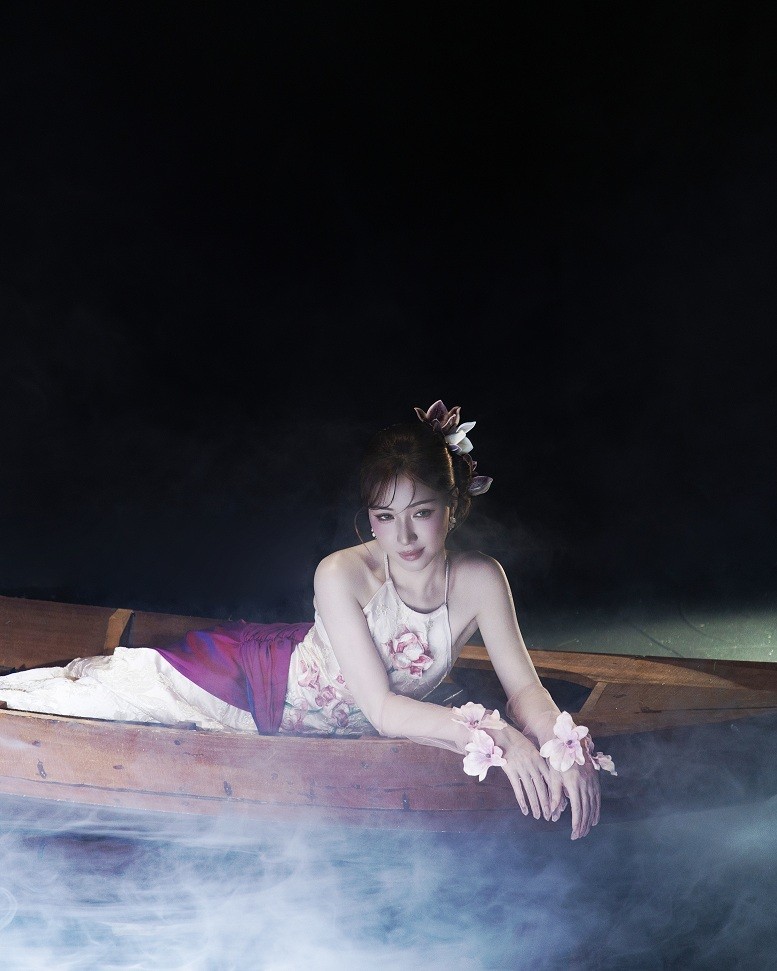 Khán giả 'đứng ngồi không yên' trước MV 'Người Việt mình thương nhau' được thai nghén suốt 6 tháng của Cẩm Ly - Hòa Minzy và con gái Đông Nhi