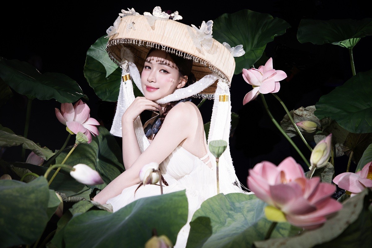 Khán giả 'đứng ngồi không yên' trước MV 'Người Việt mình thương nhau' được thai nghén suốt 6 tháng của Cẩm Ly - Hòa Minzy và con gái Đông Nhi