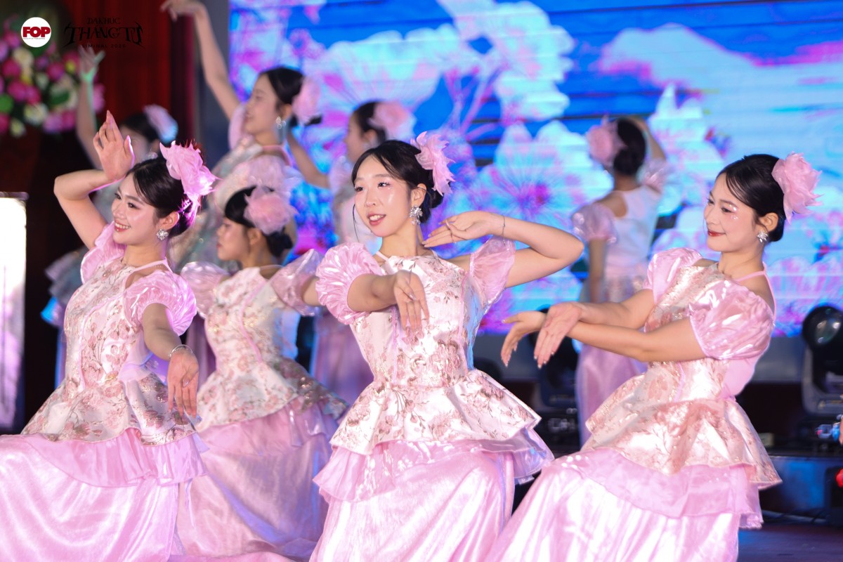 Âm nhạc dẫn lối phi thuyền 'Synergy' tại đêm nhạc hội Dạ khúc tháng Tư 2026