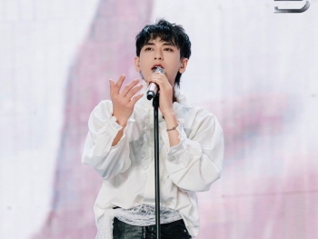 Isaac 'xuất thần' khiến Trấn Thành phải khen ngay trên sân khấu concert, đến ViruSs còn bất ngờ