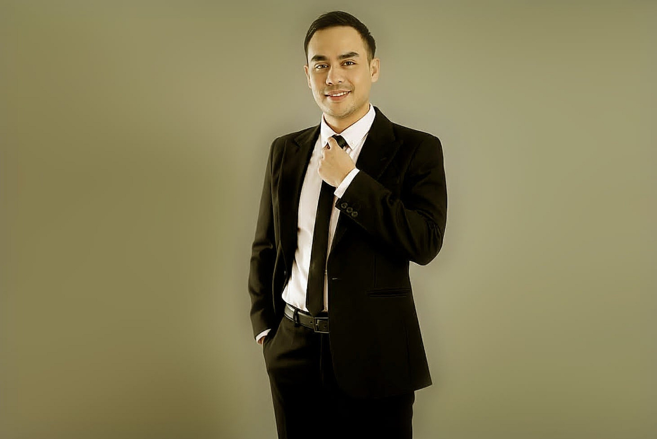 Ca nhạc sĩ Phan Bá Huy tái xuất, tiếp tục khuynh đảo tâm hồn người yêu nhạc bằng những 'giọt nhớ không màu'