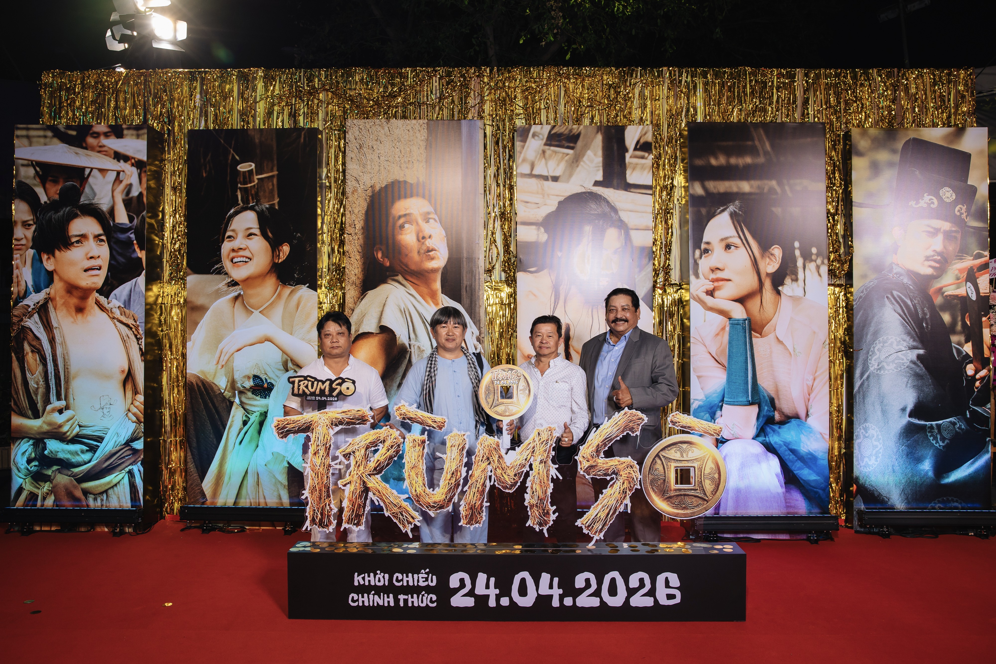 Đức Thịnh ‘bóc phốt’ bà xã Thanh Thuý ngay tại thảm đỏ ra mắt  'Trùm Sò'