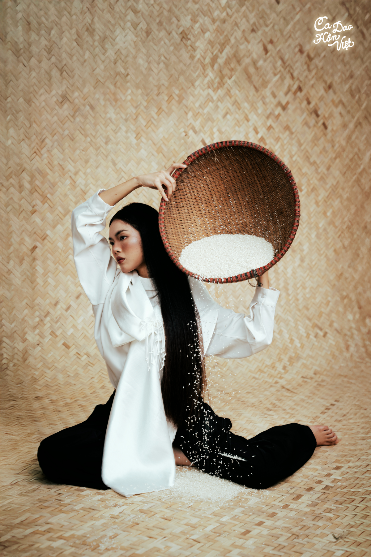 ‘Tìm ngọc’: Bộ ảnh kết nối ngôn ngữ dân gian với hiện đại