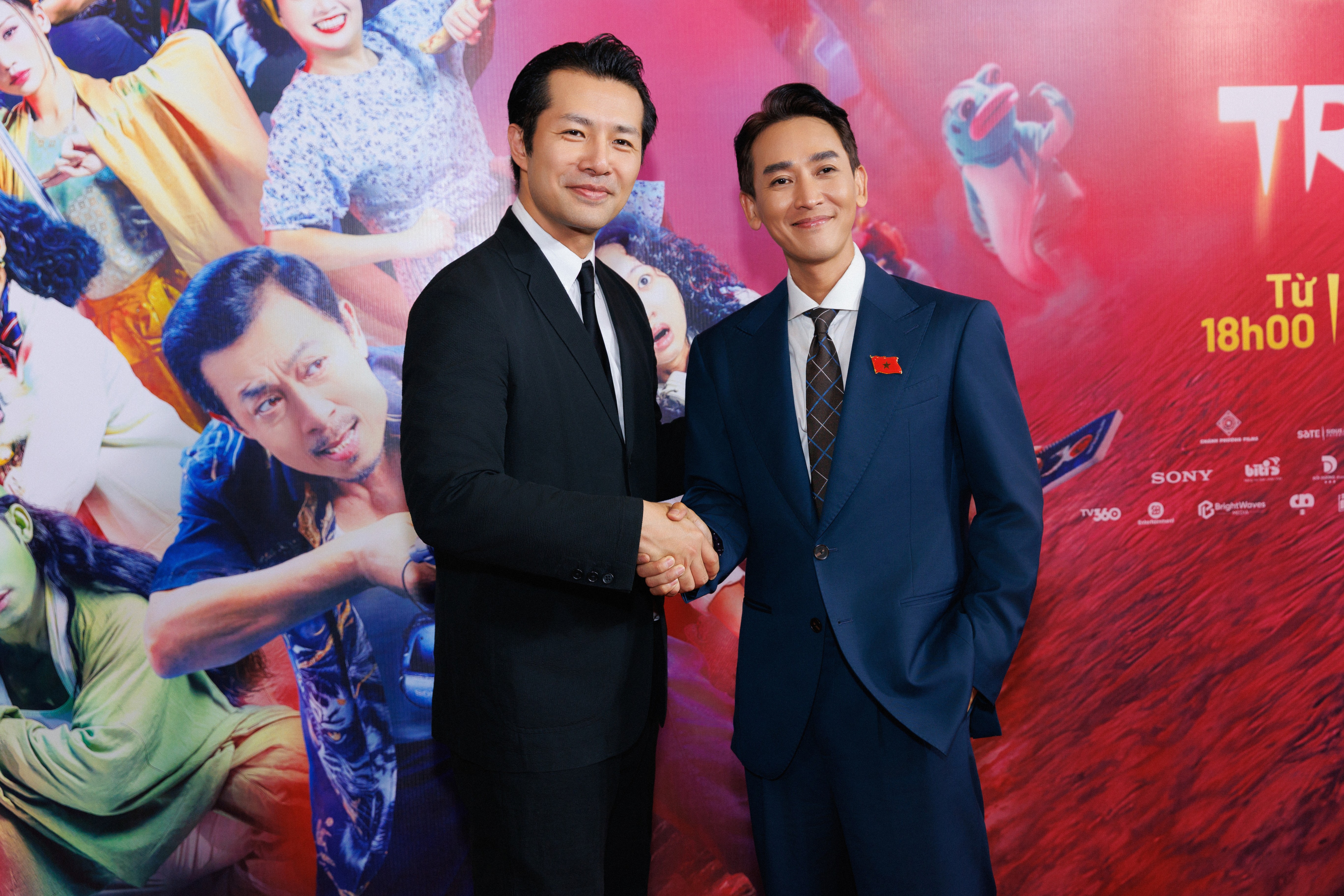 Dàn cast 'Đại tiệc trăng máu 8' lên đồ lộng lẫy, ra mắt khán giả Hà Nội