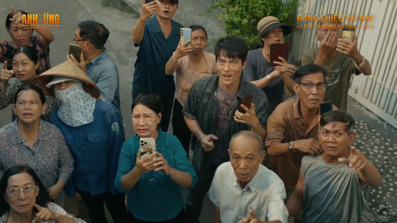 'Ông hoàng phòng vé' Thái Hòa lội ngược dòng chiếm Top 1 cuộc đua phòng vé dịp lễ