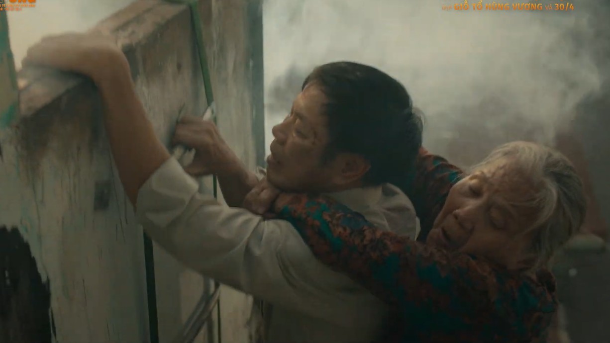 'Ông hoàng phòng vé' Thái Hòa lội ngược dòng chiếm Top 1 cuộc đua phòng vé dịp lễ