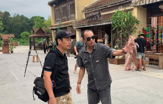 Sự khắt khe và trái tim ấm áp của đạo diễn Trần Ka My trên trường quay phim tình báo 'Tận hiến' tại Lào