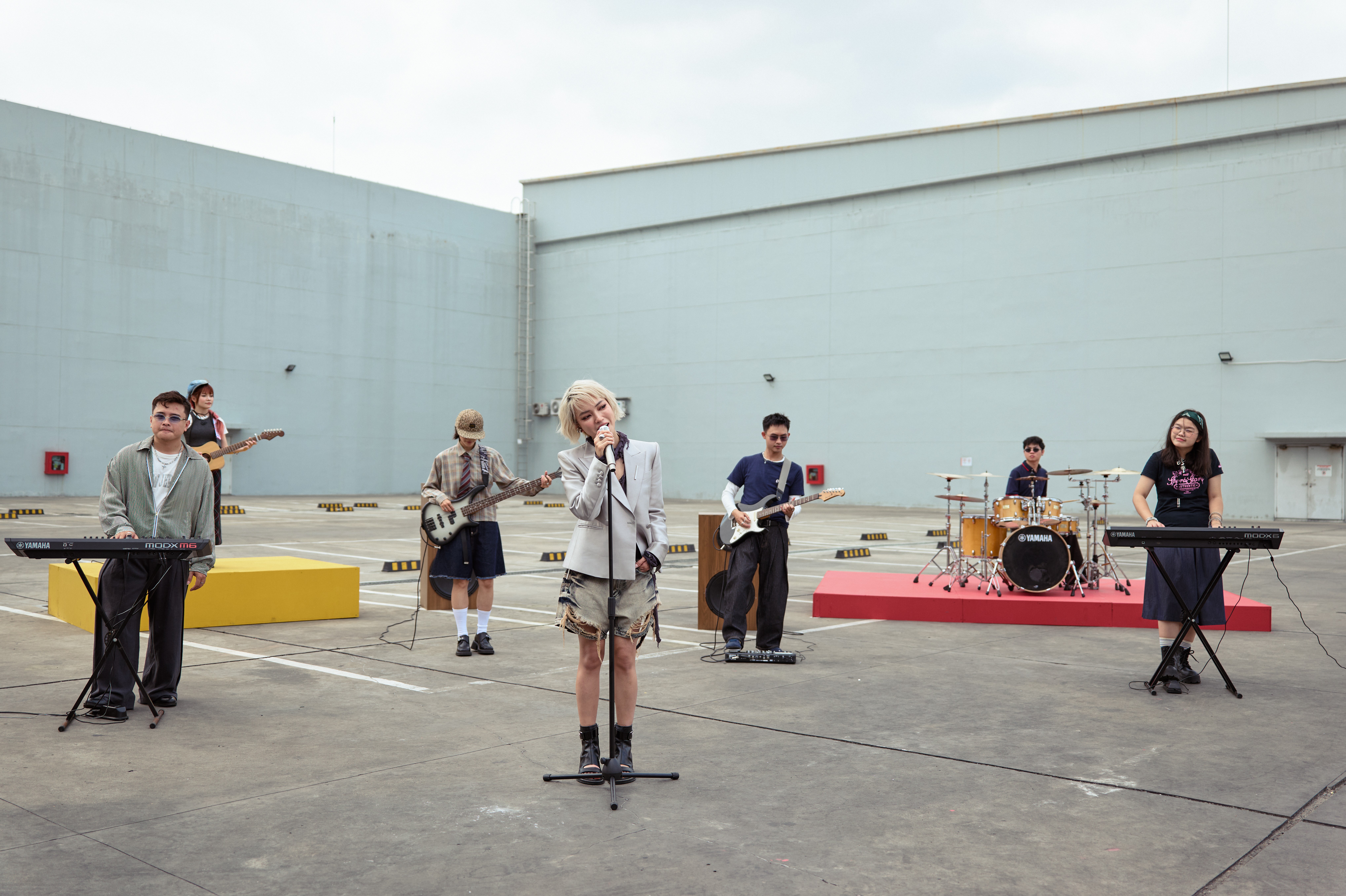 Châu Bùi ra mắt theme song 'Chạm sáng', khép lại hành trình truyền cảm hứng của series 'Đụng độ'