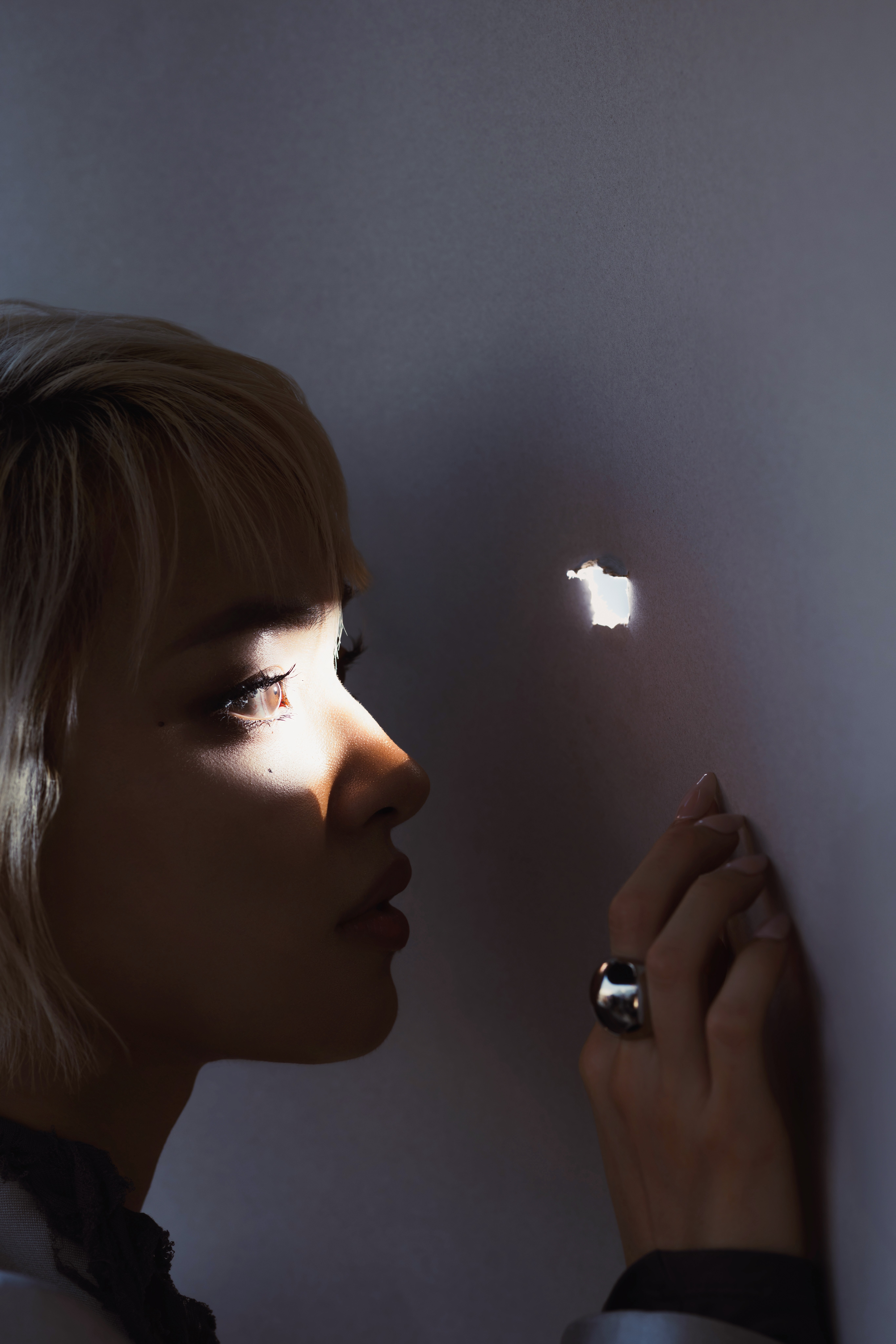 Châu Bùi ra mắt theme song 'Chạm sáng', khép lại hành trình truyền cảm hứng của series 'Đụng độ'