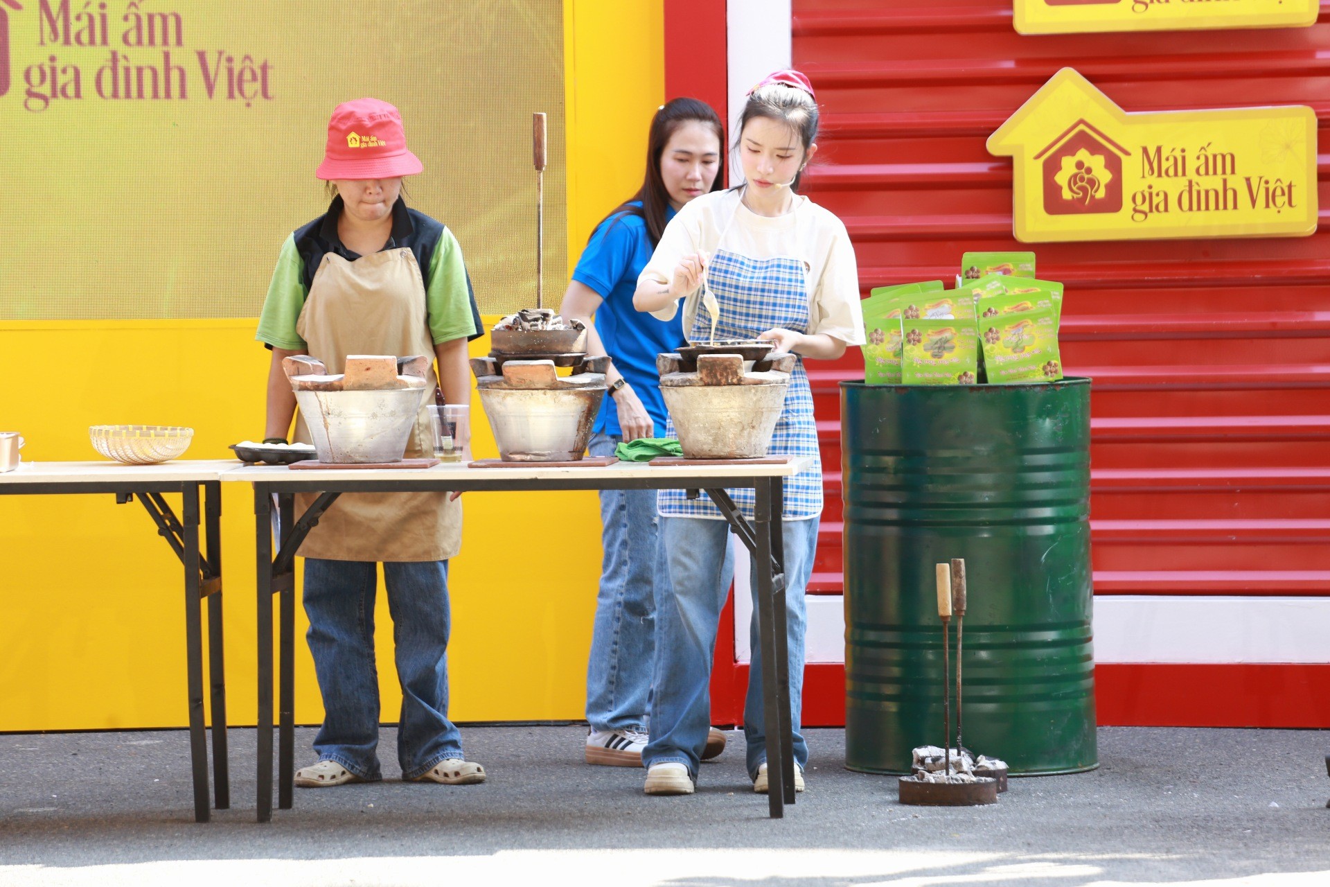 'Mái ấm gia đình Việt': MC Đại Nghĩa bất ngờ trước quá khứ khó khăn của diễn viên Duy Khương