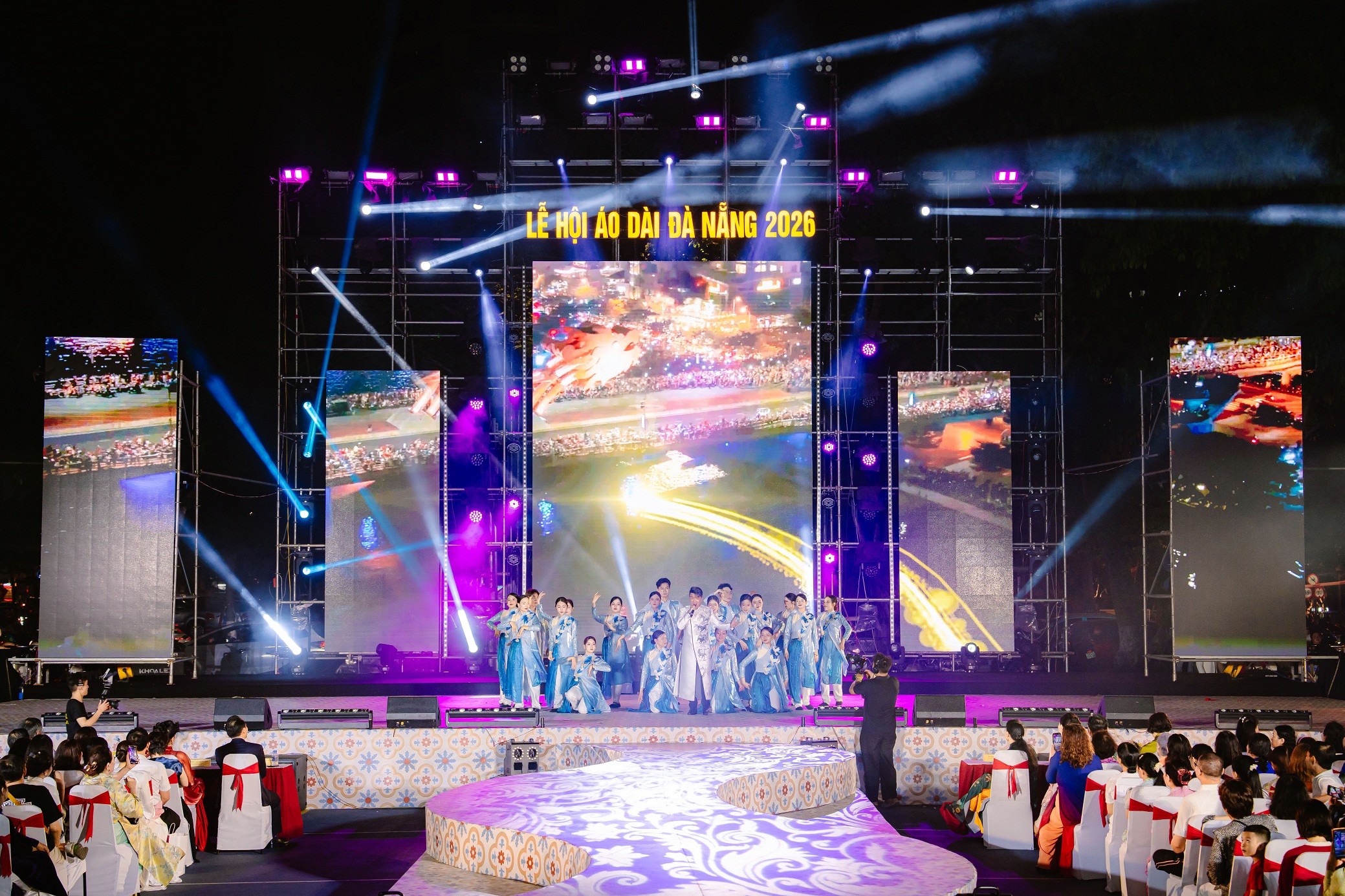 NTK Nguyễn Lan Vy tiếp tục tạo dấu ấn lớn tại lễ hội áo dài 'Tinh hoa áo dài – Sắc lụa sông Hàn'