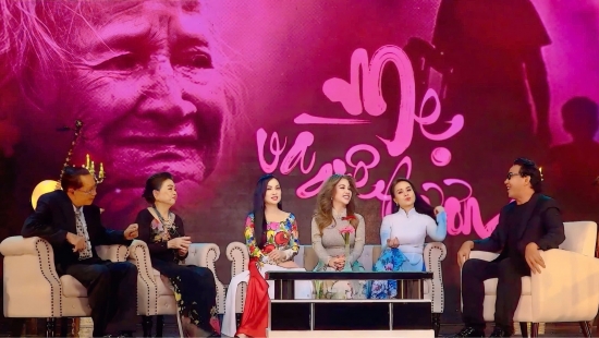 Không phải sân khấu xa hoa, đây là cách Hà Phương khiến khán giả Mỹ rơi nước mắt về tình mẫu tử Việt Nam