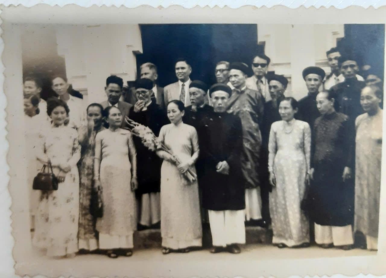 Diễn viên Hoàng Trinh gây xúc động với chuyện tình 50 năm trong 'Chiếc ví'