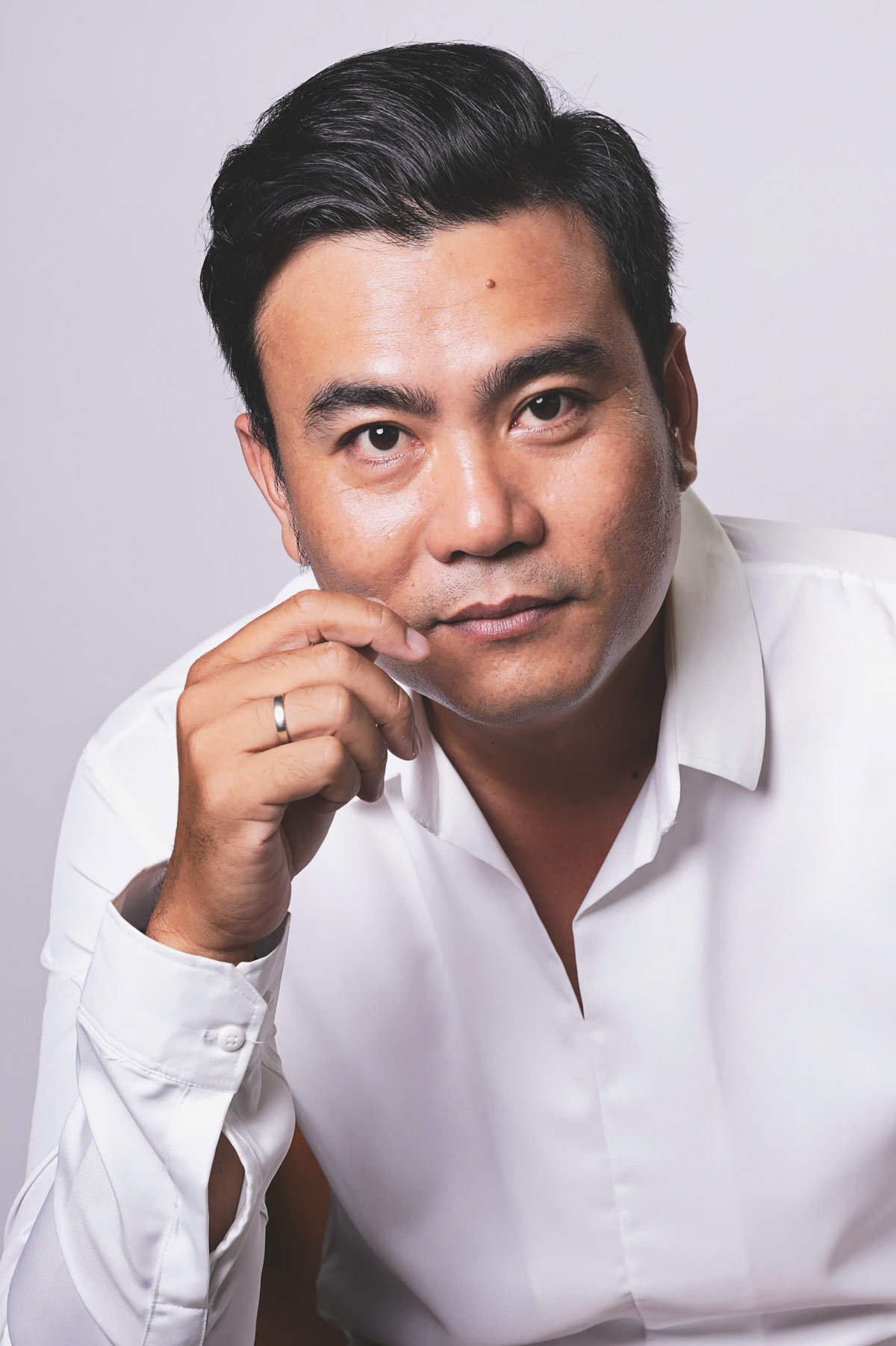 Pom Nguyễn: Từ diễn viên đến đạo diễn trăm tỷ