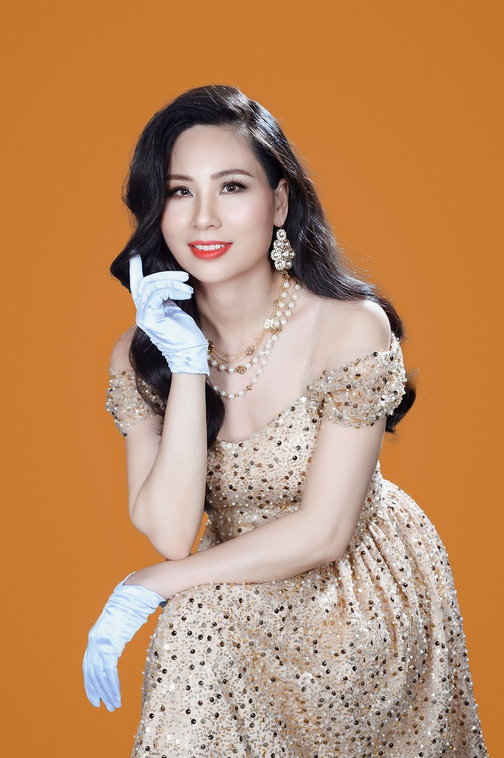 Đại sứ nhân ái Nguyệt Trần khát vọng rực cháy với nghệ thuật