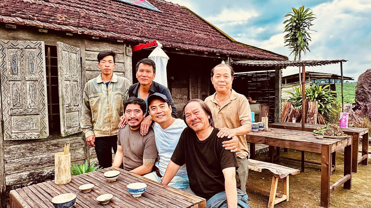 Pom Nguyễn: Từ diễn viên đến đạo diễn trăm tỷ