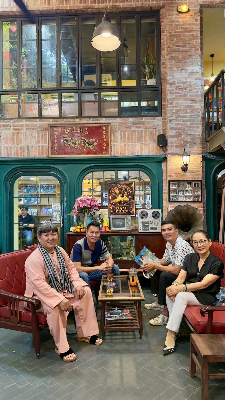 Pom Nguyễn: Từ diễn viên đến đạo diễn trăm tỷ