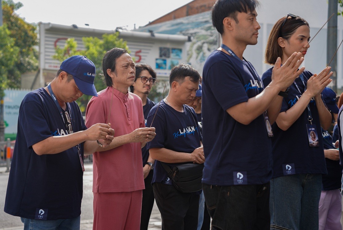 Quách Beem khai máy phim điện ảnh 'La bàn không hướng Bắc' với sự góp mặt của Hoài Linh và Quyền Linh