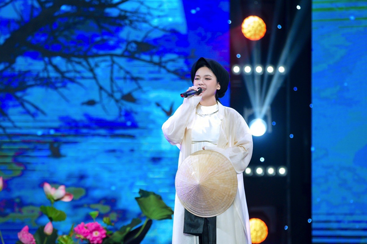 Từ làm văn phòng đến Quán quân: Trần Thủy Tiên viết lại giấc mơ âm nhạc tại 'Tỏa sáng sao đôi 2026'