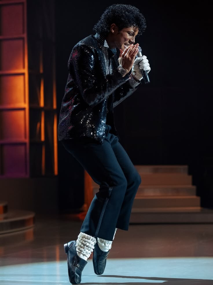 Việt Nam góp mặt trong chiến dịch toàn cầu: Song Linh và Fed Crew tham gia 'Don't walk, Moonwalk' của phim tiểu sử số 1 phòng vé thế giới 'Michael'