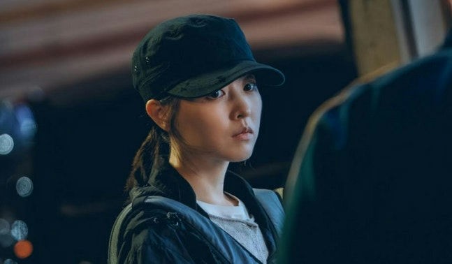 Phim 19+ của Park Bo Young vượt mặt 'Perfect Crown' sau một ngày phát hành
