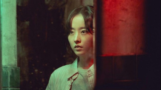 Phim 19+ của Park Bo Young vượt mặt 'Perfect Crown' sau một ngày phát hành