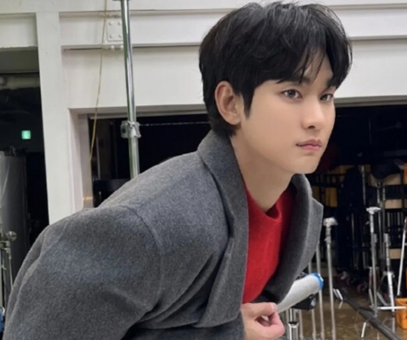 Kim Soo Hyun được bắt gặp 'gầy gò và tiều tụy' hậu scandal