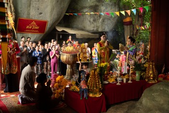 Giải mã những tình tiết ẩn trong 'Heo năm móng'